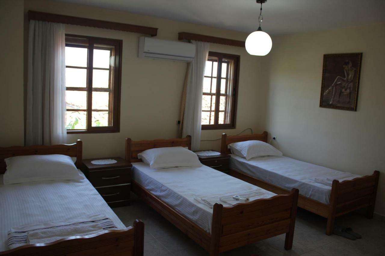 Guest House Toli Inside Berat Castle מראה חיצוני תמונה