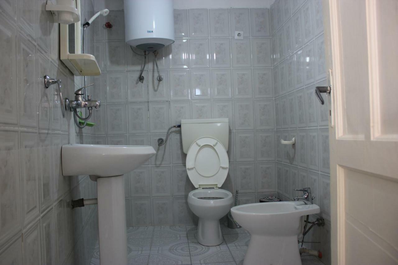 Guest House Toli Inside Berat Castle מראה חיצוני תמונה