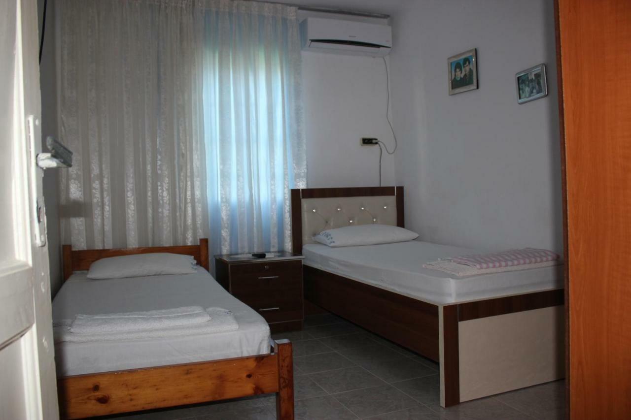 Guest House Toli Inside Berat Castle מראה חיצוני תמונה
