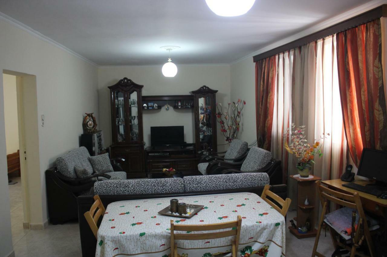 Guest House Toli Inside Berat Castle מראה חיצוני תמונה