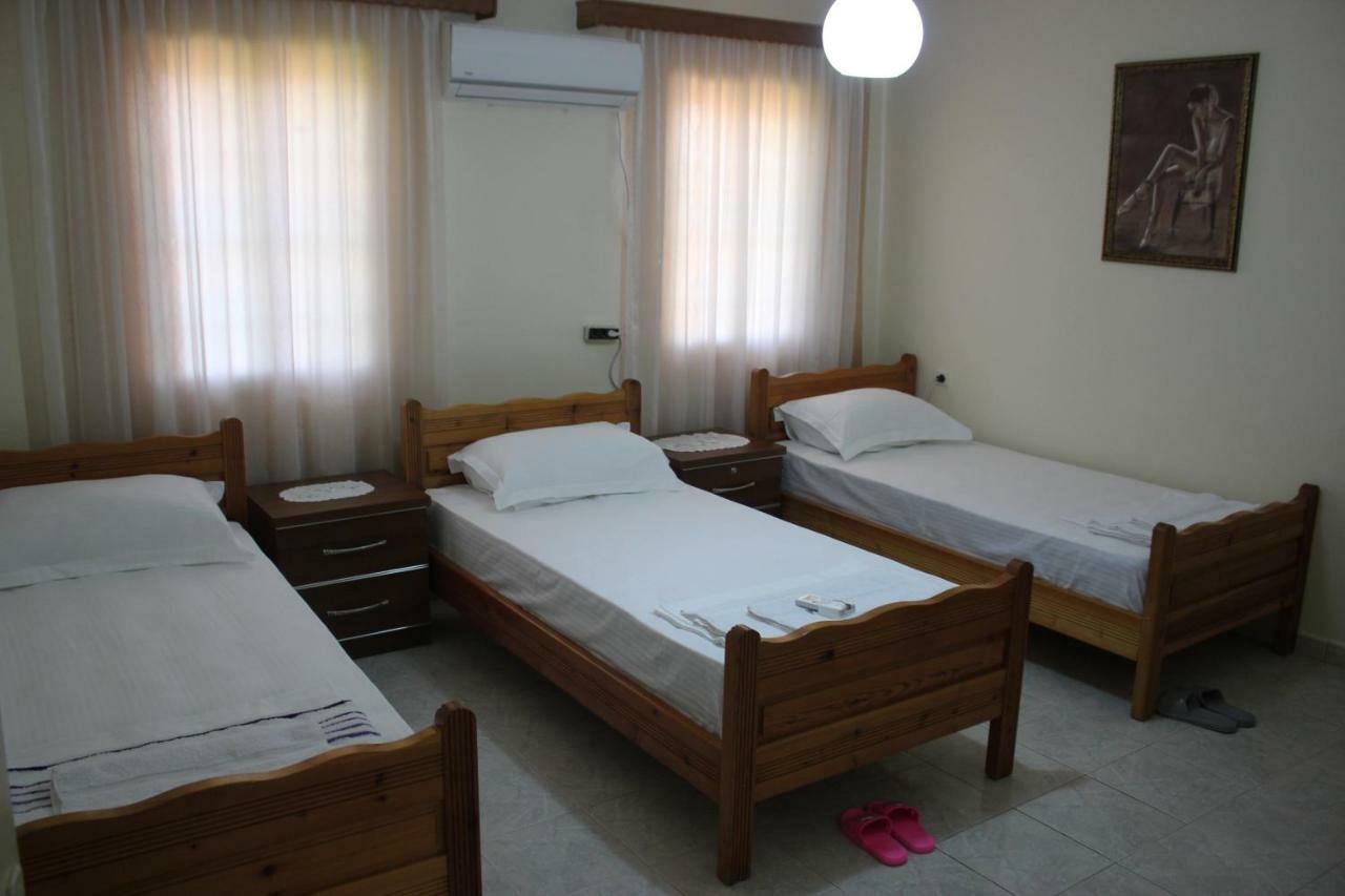 Guest House Toli Inside Berat Castle מראה חיצוני תמונה